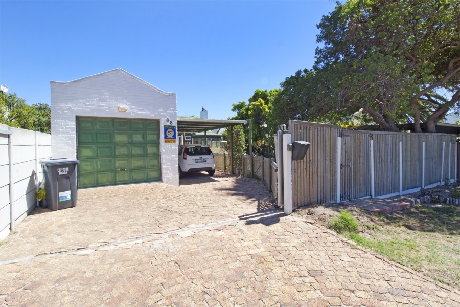 3 Bedroom Property for Sale in Milkwood Park Western Cape